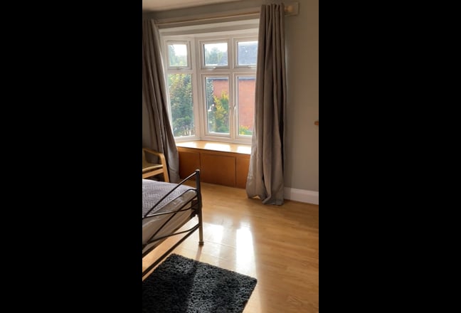 Double  Room to Rent Smallwood Near Town Centre  Main Photo