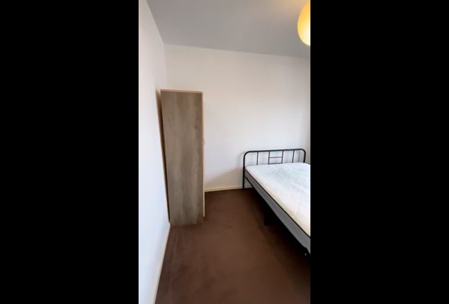 Double Ensuite Room in Friendly Shared Home NW9 Main Photo