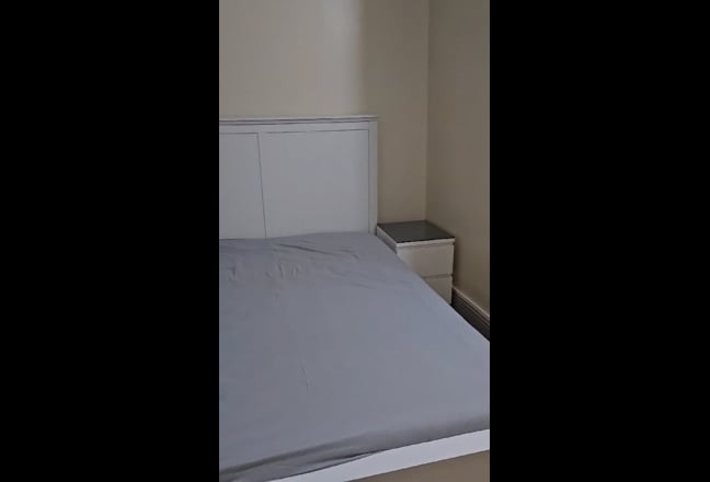 En suite in lovely house w/garden in SW2 Main Photo