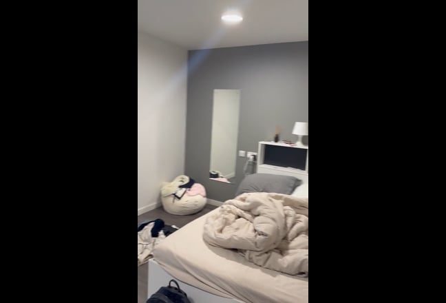 London Wembley urgently sublets oversized ensuite  Main Photo