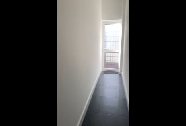 Self-Contained Studio Room – Sutton / Carshalton Main Photo