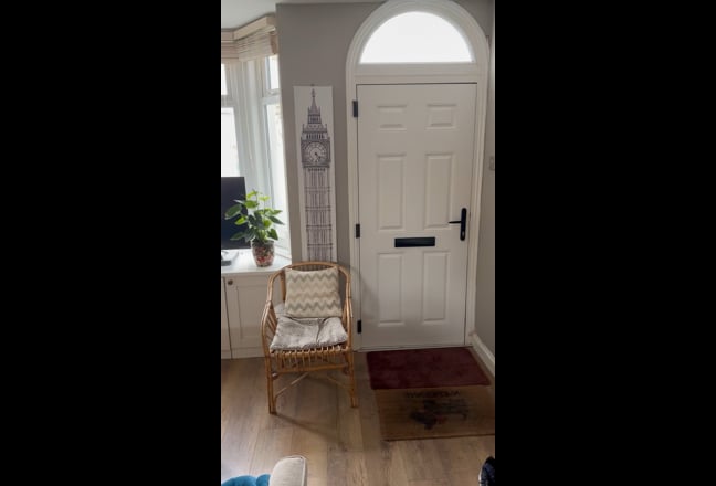 Spare double room in a cozy furnished house  Main Photo