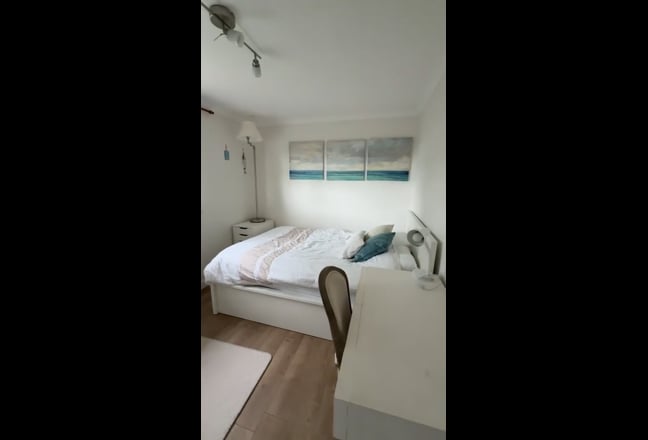 Double room - furnished plus bills Main Photo