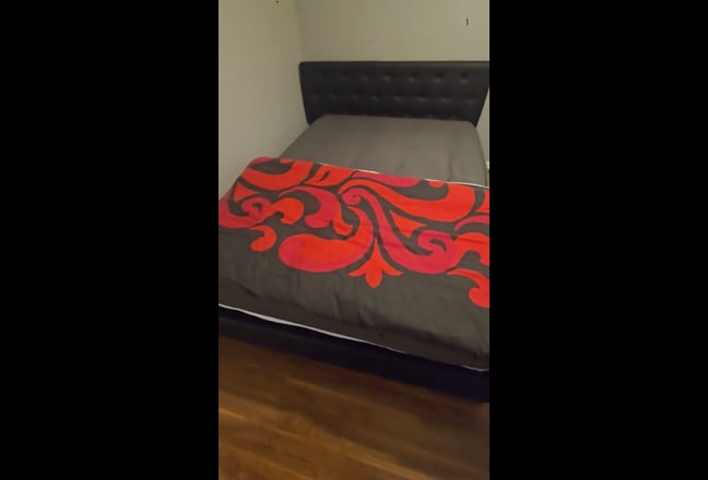 Spacious Double Bedroom with En-Suite Available Main Photo