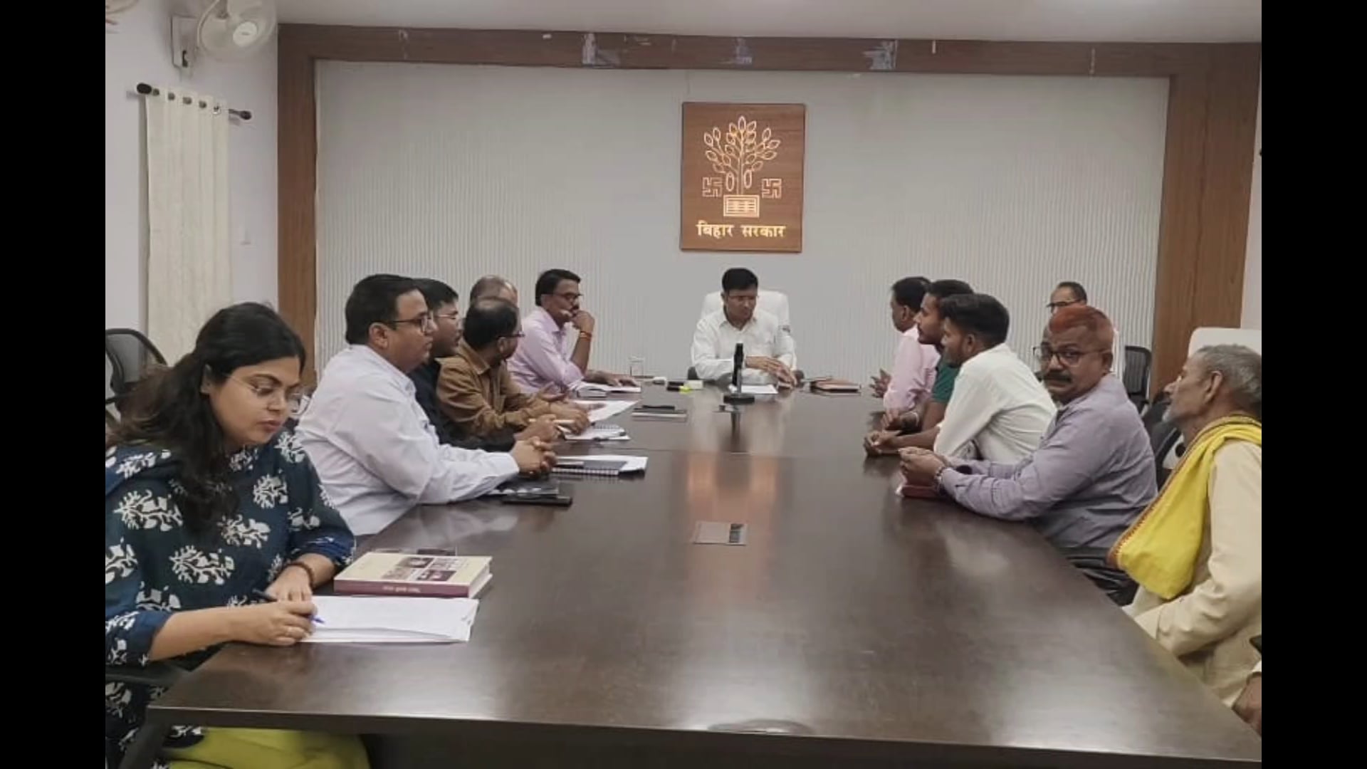 समाहरणालय में लगा जनसुनवाई दरबार: कई मामलों का ऑन द स्पॉट निपटारा