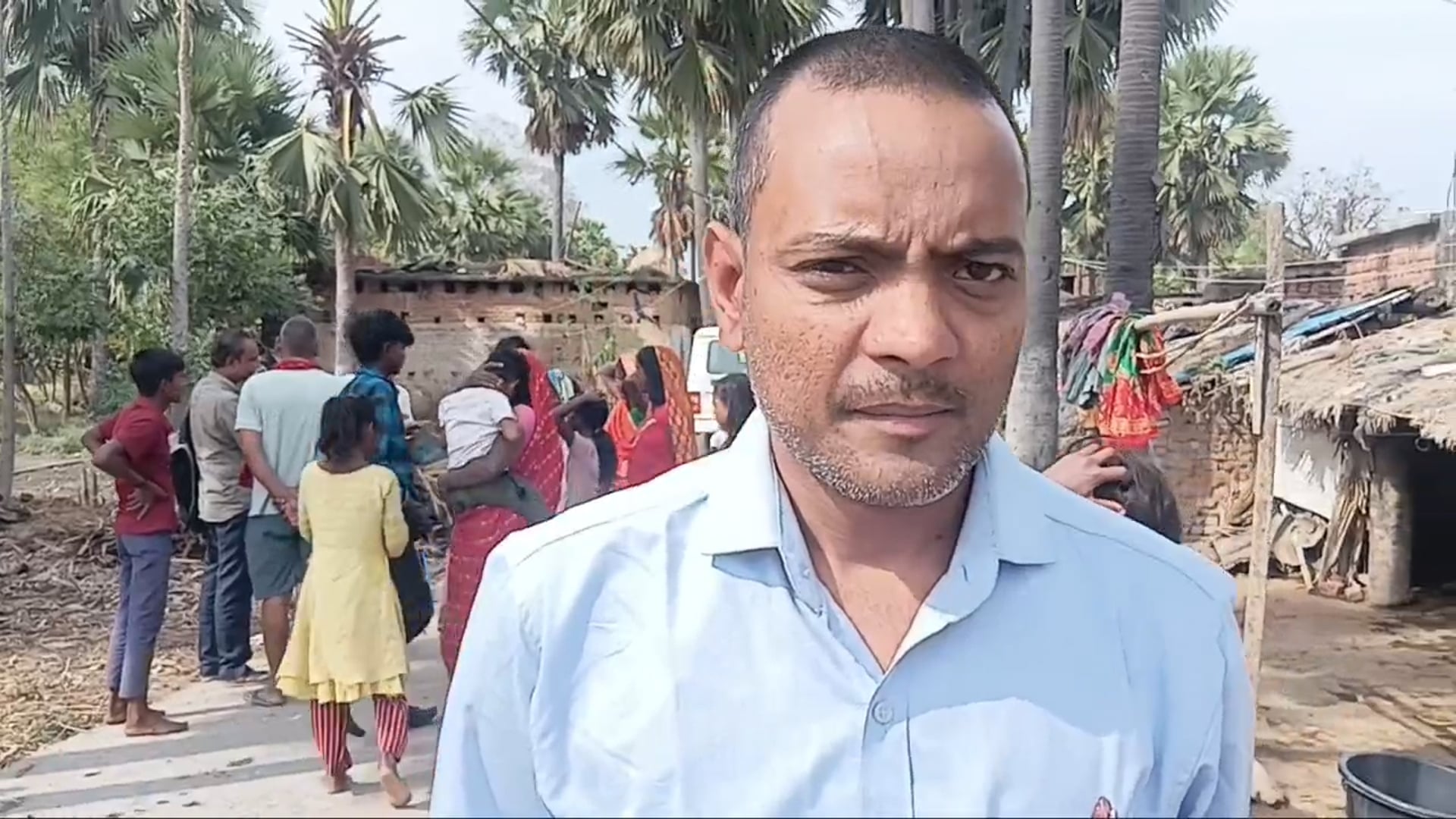 एचडी के कन्या अभियंता सोनू कुमार तथा मुखिया दिनेश यादव ने पेयजल आपूर्ति बहाल का दिया आश्वासन