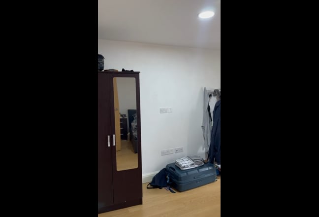 Double Room in Spacious 3 Bed Flat near Crouch End Main Photo