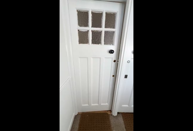 Beautifully Refurbished 2-Bed Maisonette Main Photo