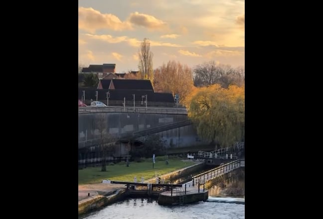 Double Room in Reading - Female Prof prefer Main Photo