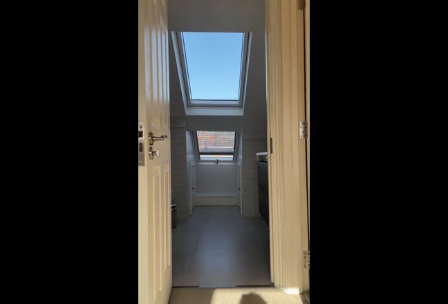 Short Let - En Suite Bedroom - Female only please Main Photo