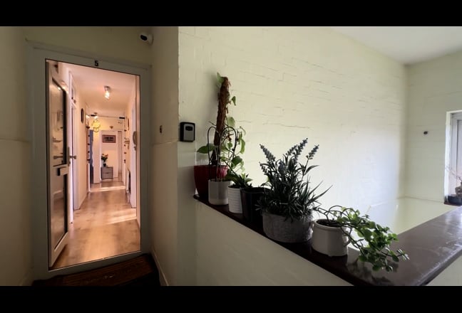 Bright Double Rm. in a homely chic flat  Main Photo