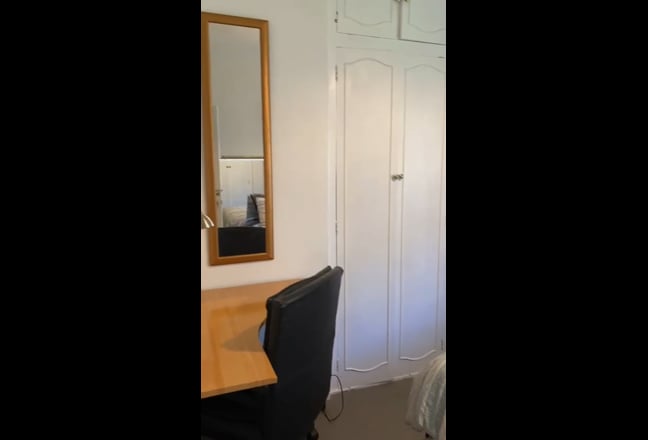 Bright & Spacious Double Room in a Calm, Friendly  Main Photo