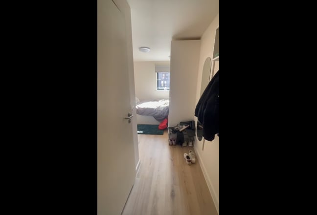 Bright, secure student room W Hampstead 2 months Main Photo