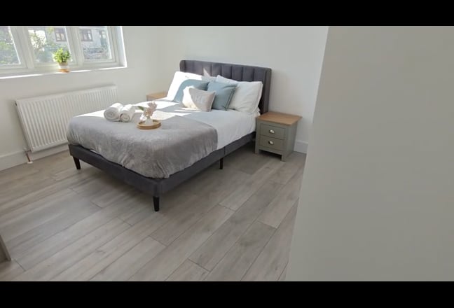 Beautiful newly refurbished Double Ensuite Main Photo