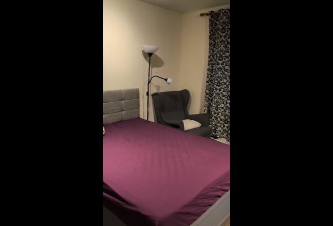 Short stay ensuite zone 2 Main Photo