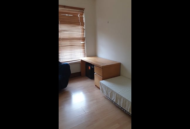 One large double room available  Main Photo