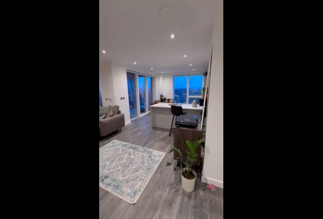 Large Double Ensuite in Modern New Build Main Photo