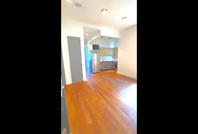 Last-Minute Deal ⚡ Rooms $900–$1300 Main Photo