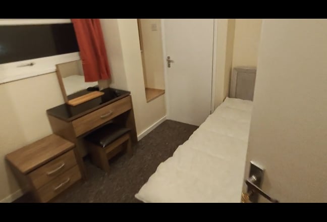 Room to let in friendly comfortable shared house Main Photo