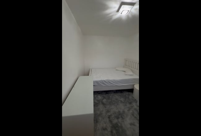 Bright Furnished Double Room – Chafford Hundred Main Photo