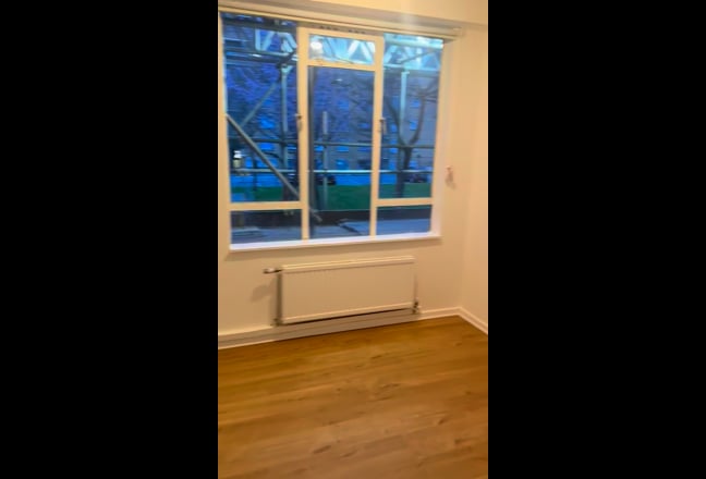 Bright, Newly Refurbished 2–3 Bedroom Apartment Main Photo