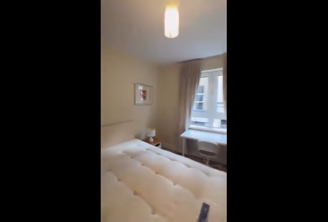 Ensuite room in the city Main Photo