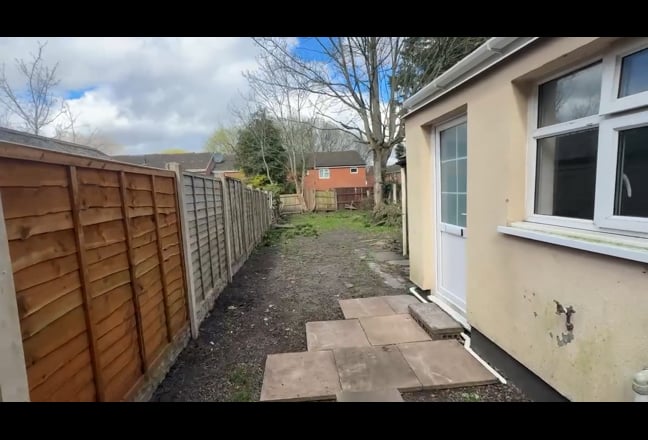 Large 1 Bed Flat - Close To City Centre  Main Photo