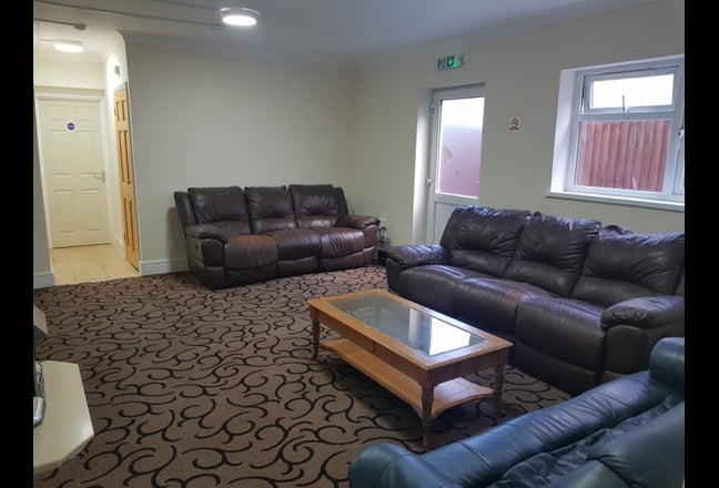 Large Double Room to Rent Main Photo