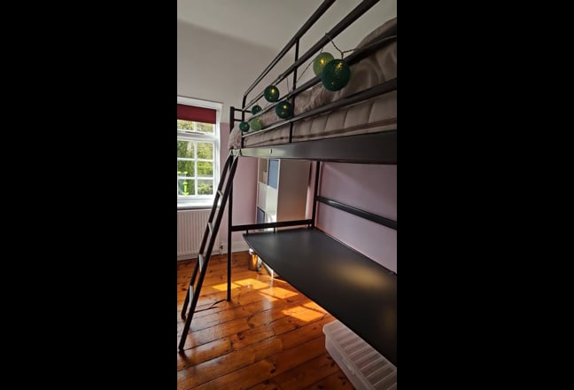 Single Room in Quiet NW11 Home – All Bills Inc. Main Photo