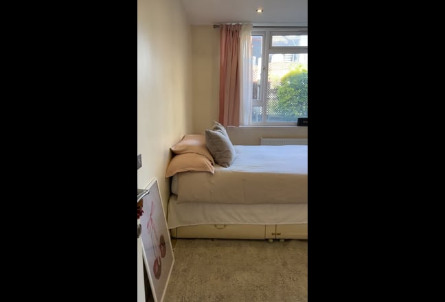 Light Filled Double Room - South Hampstead/Belsize Main Photo
