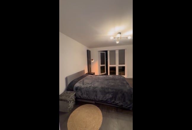 Feels Like Your Own 1-Bed Flat  Main Photo