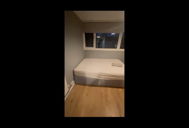 Ensuite Double Room Close to Brunel University Main Photo