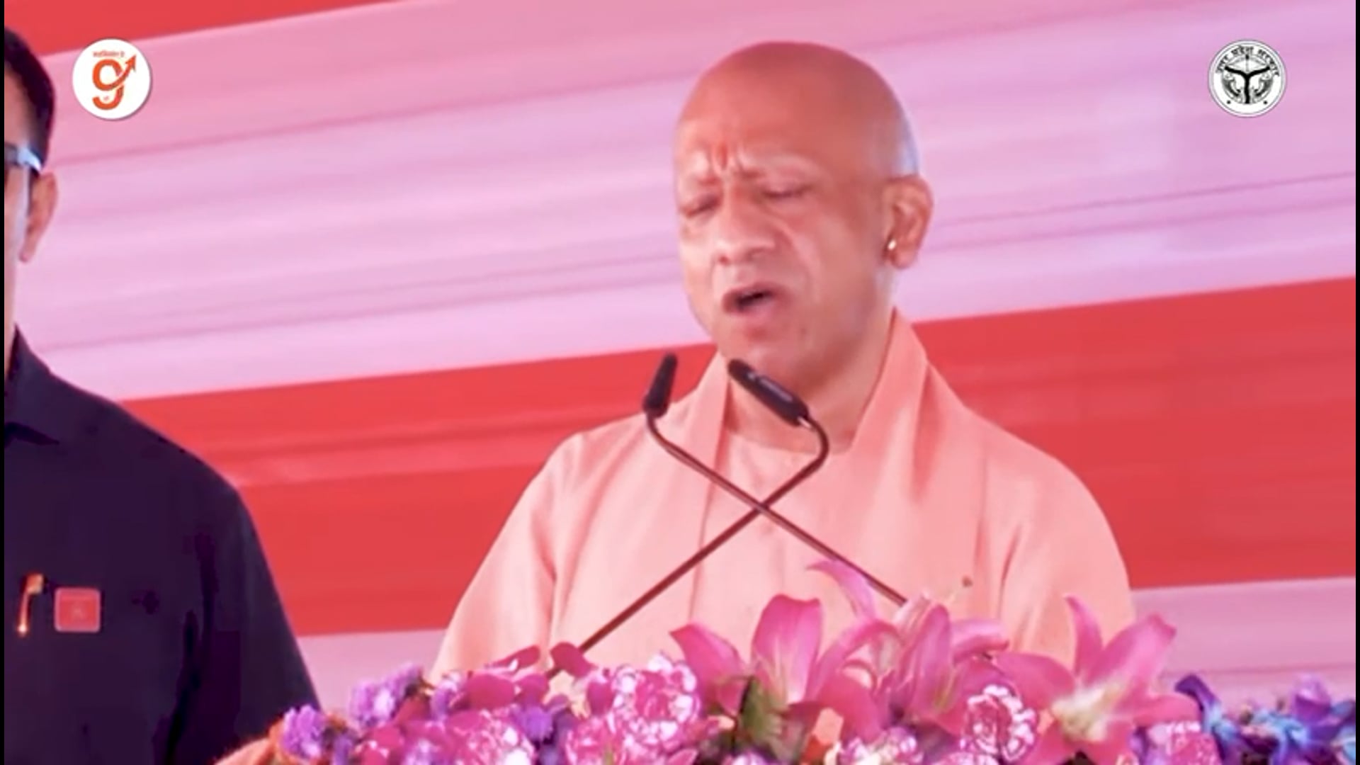 ▶️.....डबल इंजन सरकार ने 2017 के बाद उत्तर प्रदेश को नवनिर्माण की दिशा में अग्रसर किया है। 
आज पर्व-त्योहारों के अवसर पर सन्नाटा नहीं, बल्कि उत्सव का माहौल होता है। आज का यह कार्यक्रम उसी उत्सव का एक हिस्सा है।