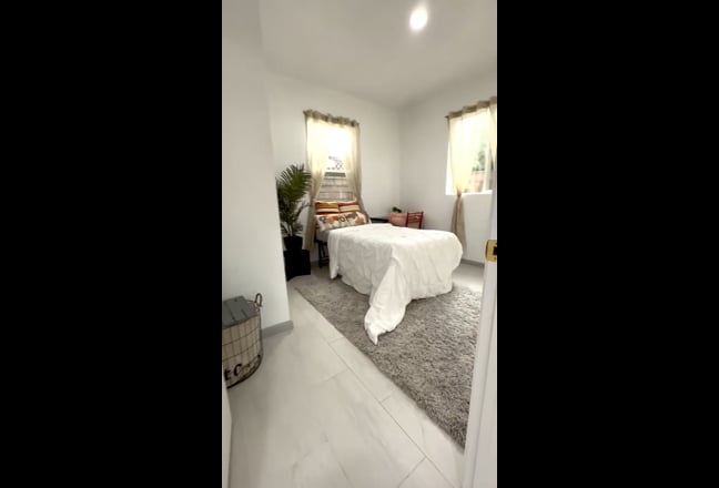 Private room for rent in West Los Angeles Main Photo