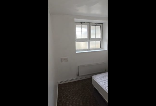 2 Bedroom flat Main Photo