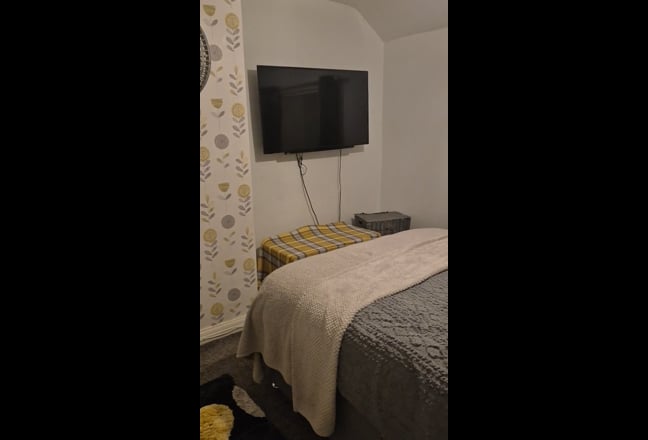 🏡 Double Room/  Ideal  for a Female  Main Photo