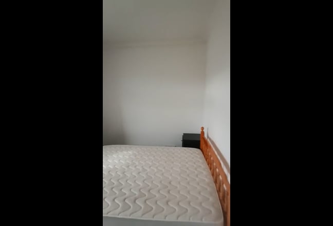 Double room to rent in spacious flat Main Photo