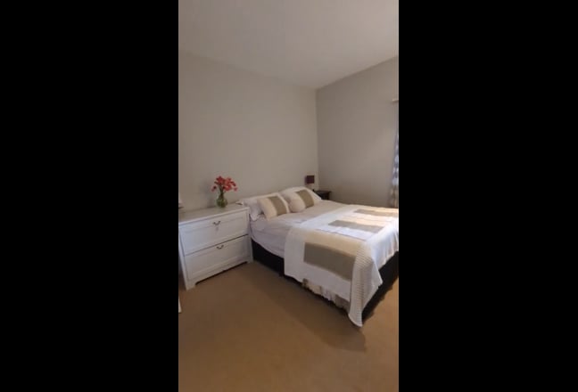 Double room in a 2 bed Flat  | 2min walk from tube Main Photo