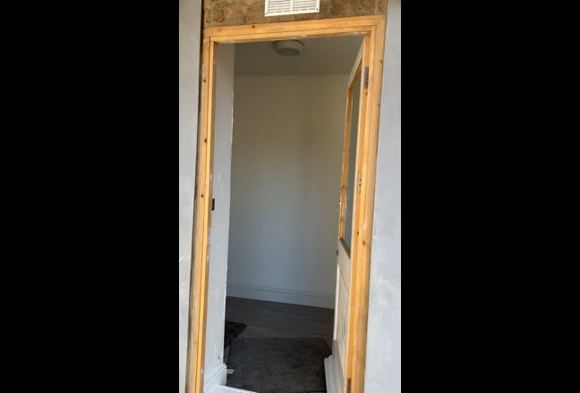 Lovely Double Rooms 5 Mins Walk to the Station  Main Photo