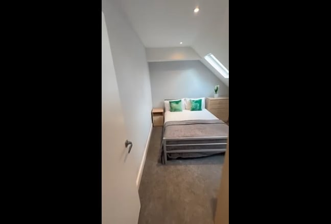 🏡✨ 2 Bedroom Flat Available Now in Hendon ✨🏡  Main Photo