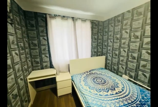 Bright & Spacious Room for Single Person in IG6 Main Photo