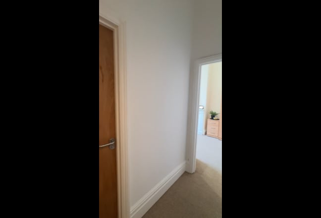 Large Furnished Double Room – Bills Included  Main Photo