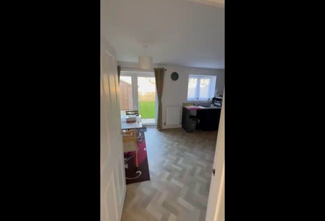 🏡 Spacious Double Room for Rent – Bordon 🏡 Main Photo