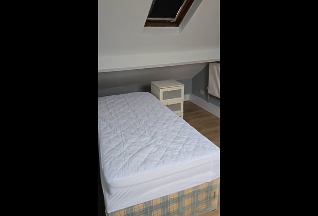 Single room in Hounslow Central  Main Photo