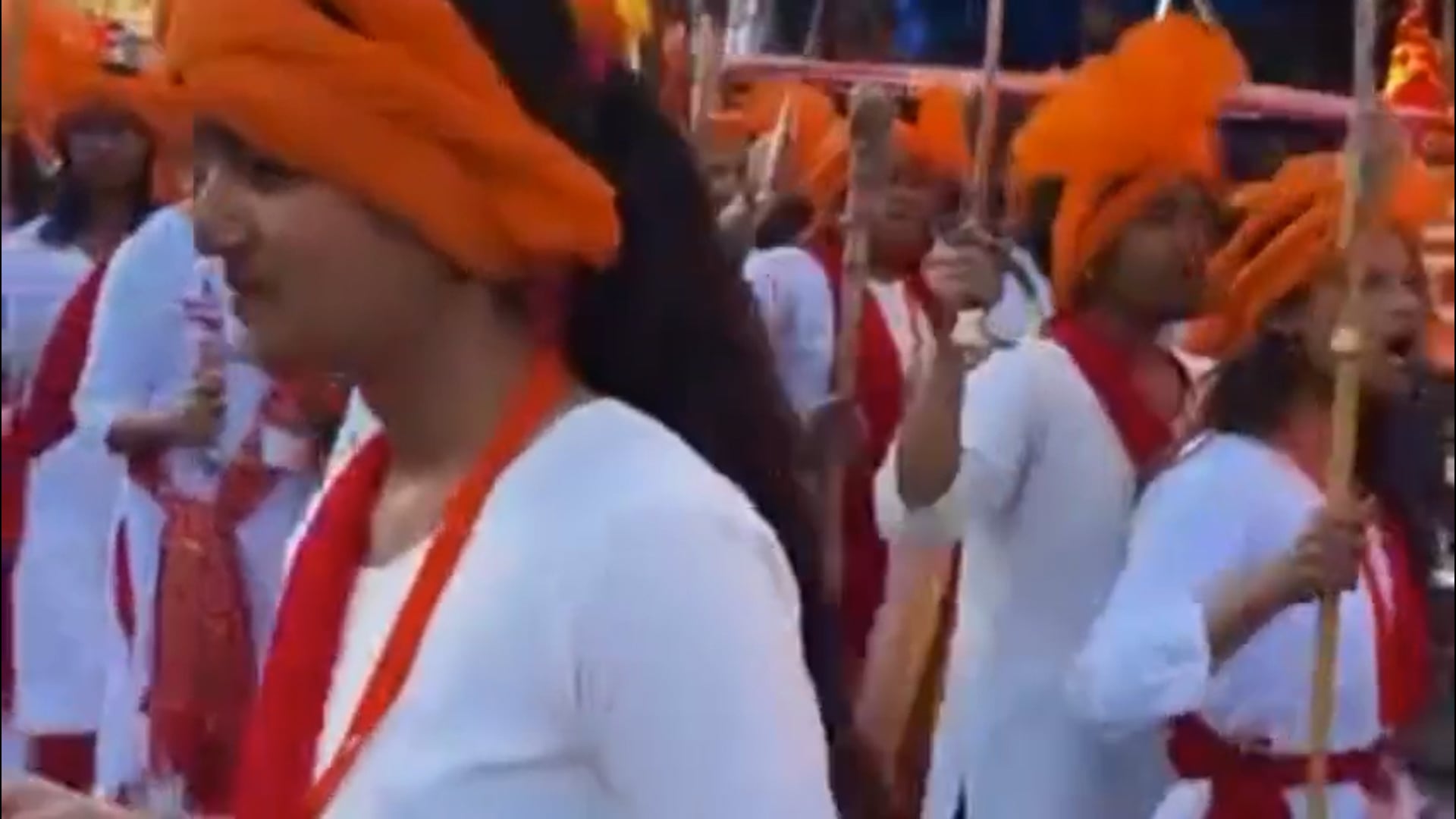 गिरिडीह में 304 बालिकाओं ने विवाह भवन से टावर चौक तक रामनवमी से पूर्व किया आकर्षक प्रदर्शन |