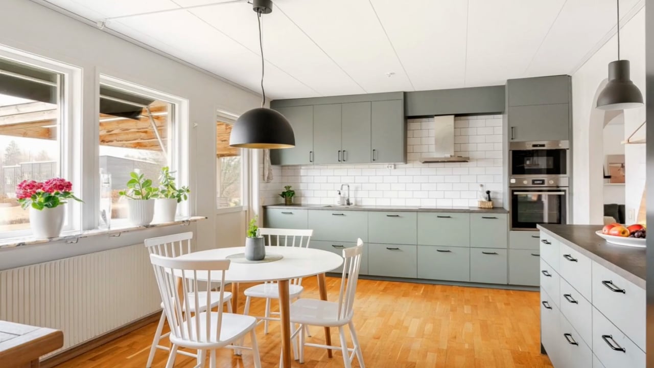 6 rum Villa på Hakarpsvägen 110 B Huskvarna Jönköpings kommun - video