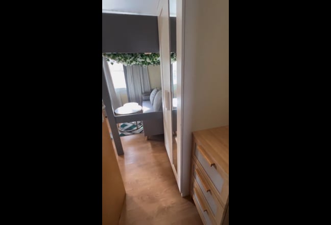 Spacious self-contained studio - Bills included Main Photo