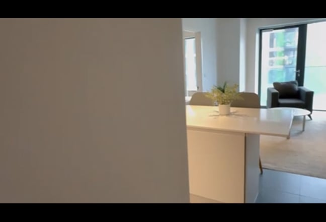 Looking for 1 roommate  Main Photo