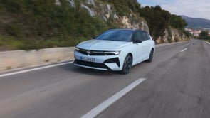 Opel Astra Sports Tourer Hybrid - on location Kroatien 
