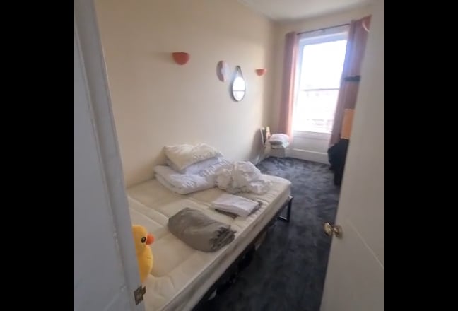 Double Room in Spacious Flat Main Photo